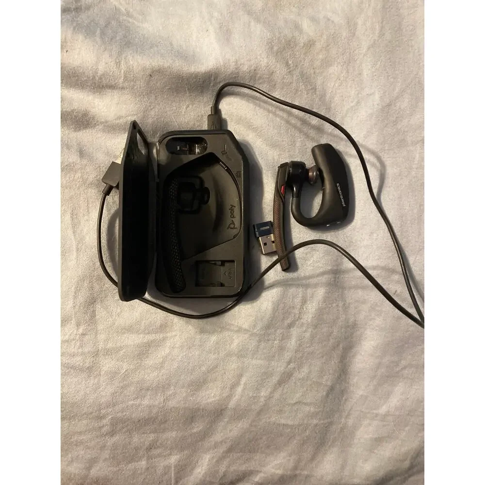 Plantronics by Poly Voyager 5200 UC Wireless Headset & Charging Case 206110-102